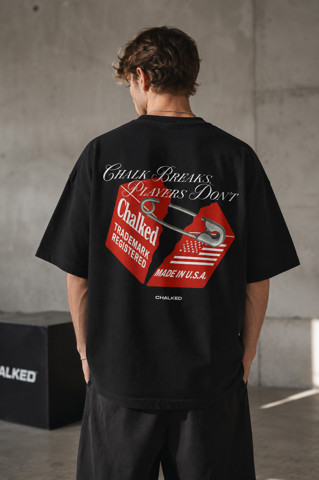CHALK BREAKS. PLAYERS DON´T TEE BLACK